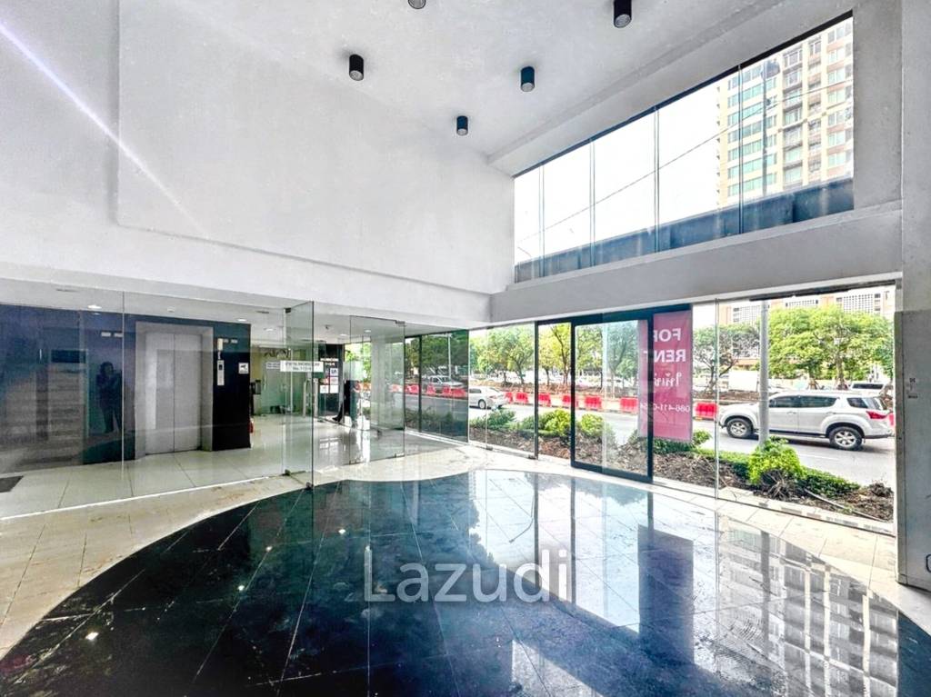 Retail Space for Rent on Naradhiwas Main Road, Sathorn – Prime Location!