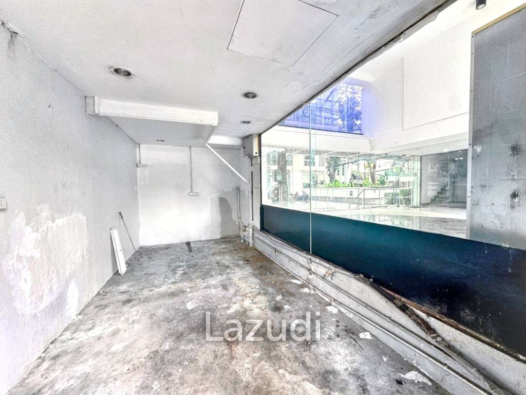 Retail Space for Rent on Naradhiwas Main Road, Sathorn – Prime Location!