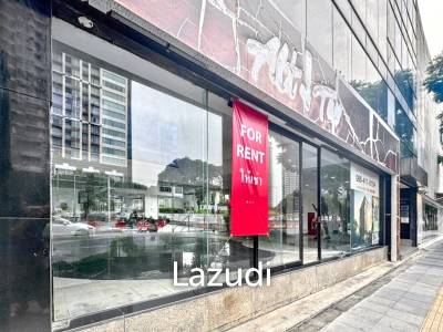 Retail Space for Rent on Naradhiwas Main Road, Sathorn – Prime Location!