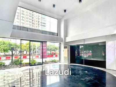 Retail Space for Rent on Naradhiwas Main Road, Sathorn – Prime Location!
