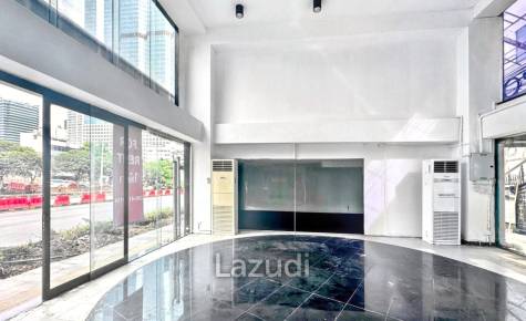 Retail Space for Rent on Naradhiwas Main Road, Sathorn – Prime Location!
