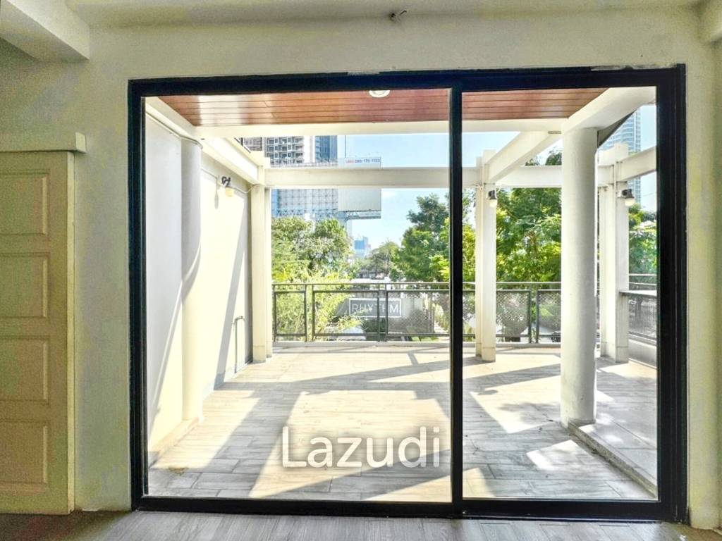 Commercial Office Space for Rent – Prime Location in Sathorn, Bangkok CBD