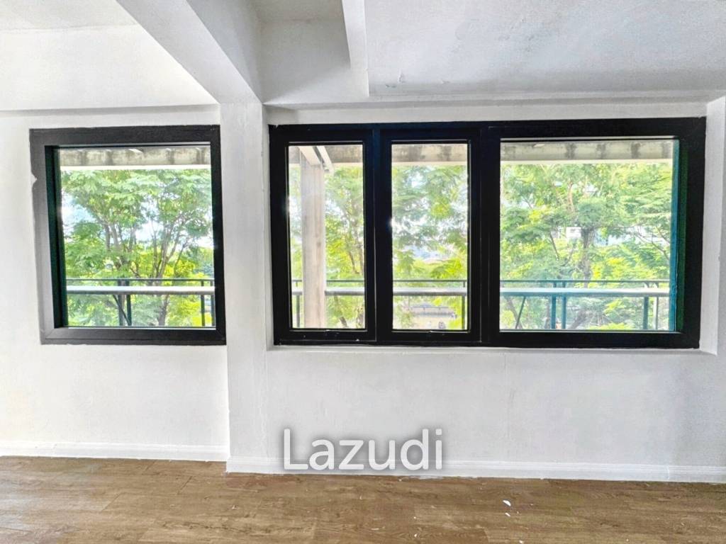 Commercial Office Space for Rent – Prime Location in Sathorn, Bangkok CBD