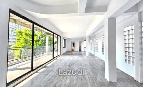 Commercial Office Space for Rent – Prime Location in Sathorn, Bangkok CBD