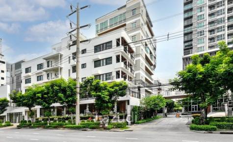 Commercial Office Space for Rent – Prime Location in Sathorn, Bangkok CBD