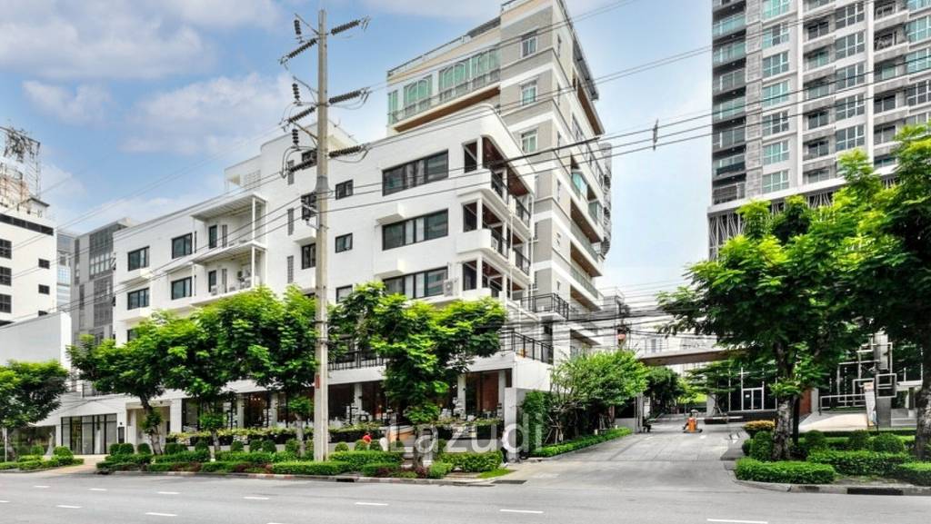Commercial Office Space for Rent – Prime Location in Sathorn, Bangkok CBD