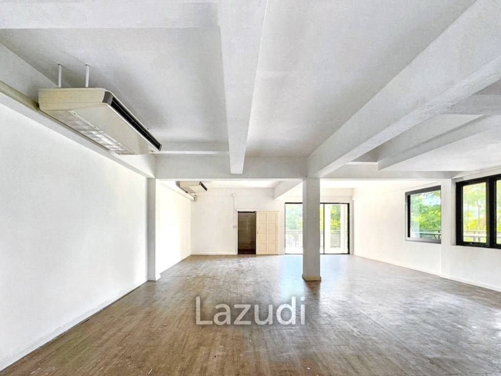 Commercial Office Space for Rent – Prime Location in Sathorn, Bangkok CBD