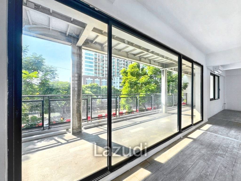 Commercial Office Space for Rent – Prime Location in Sathorn, Bangkok CBD