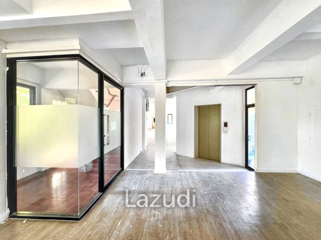 Commercial Office Space for Rent – Prime Location in Sathorn, Bangkok CBD