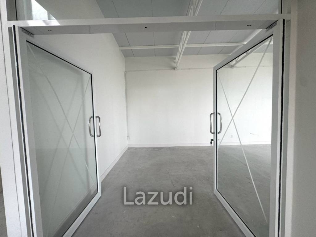 Top Floor Office for Rent with Stunning City Views – Sathorn, Bangkok