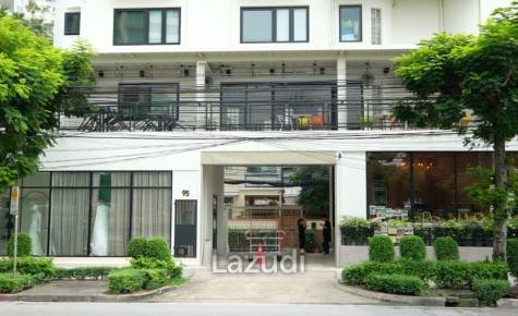 Top Floor Office for Rent with Stunning City Views – Sathorn, Bangkok