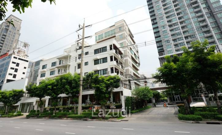 Top Floor Office for Rent with Stunning City Views – Sathorn, Bangkok