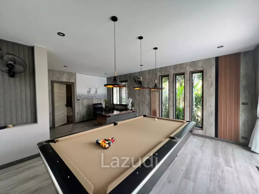 2 STOREY LUXURY VILLA ON SOI 102  : 5 bed in town