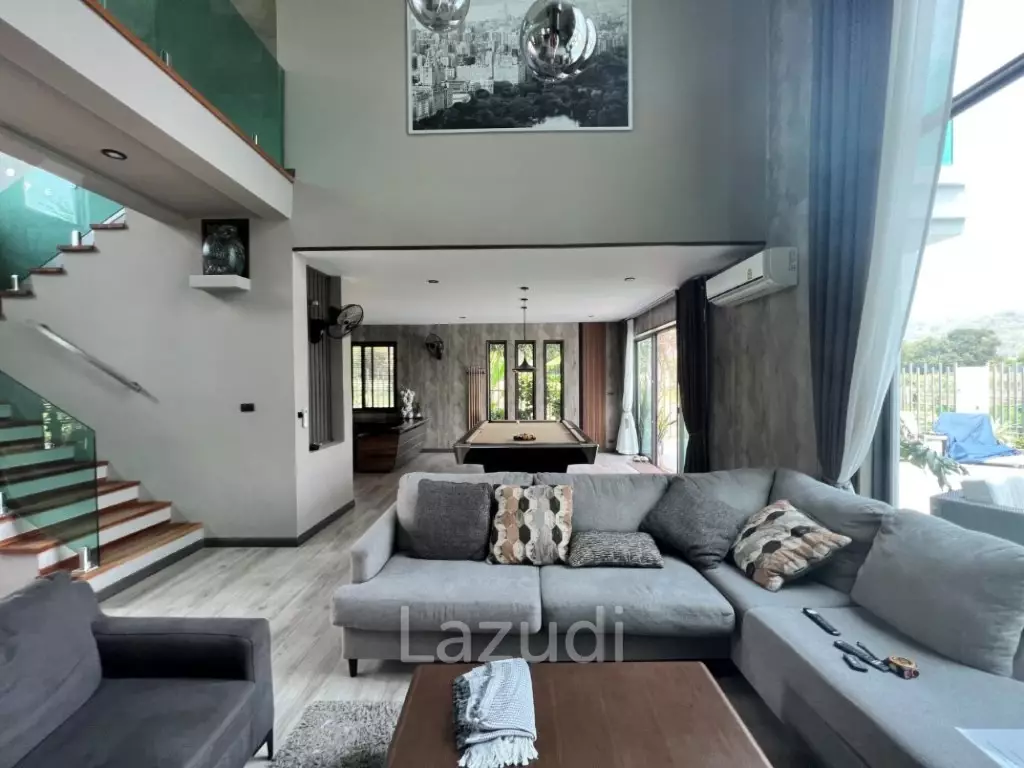 2 STOREY LUXURY VILLA ON SOI 102  : 5 bed in town