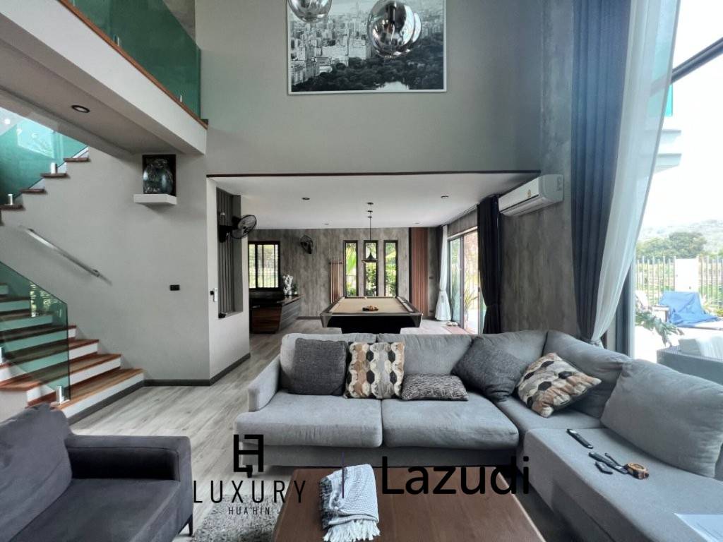 2 STOREY LUXURY VILLA ON SOI 102  : 5 bed in town