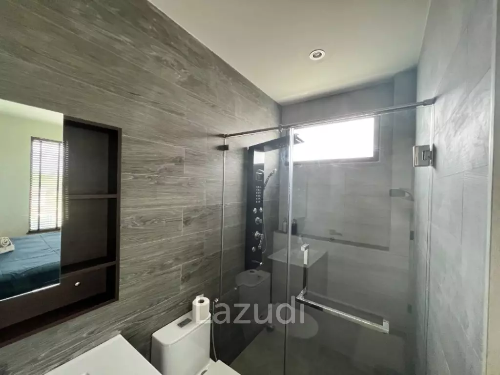 2 STOREY LUXURY VILLA ON SOI 102  : 5 bed in town