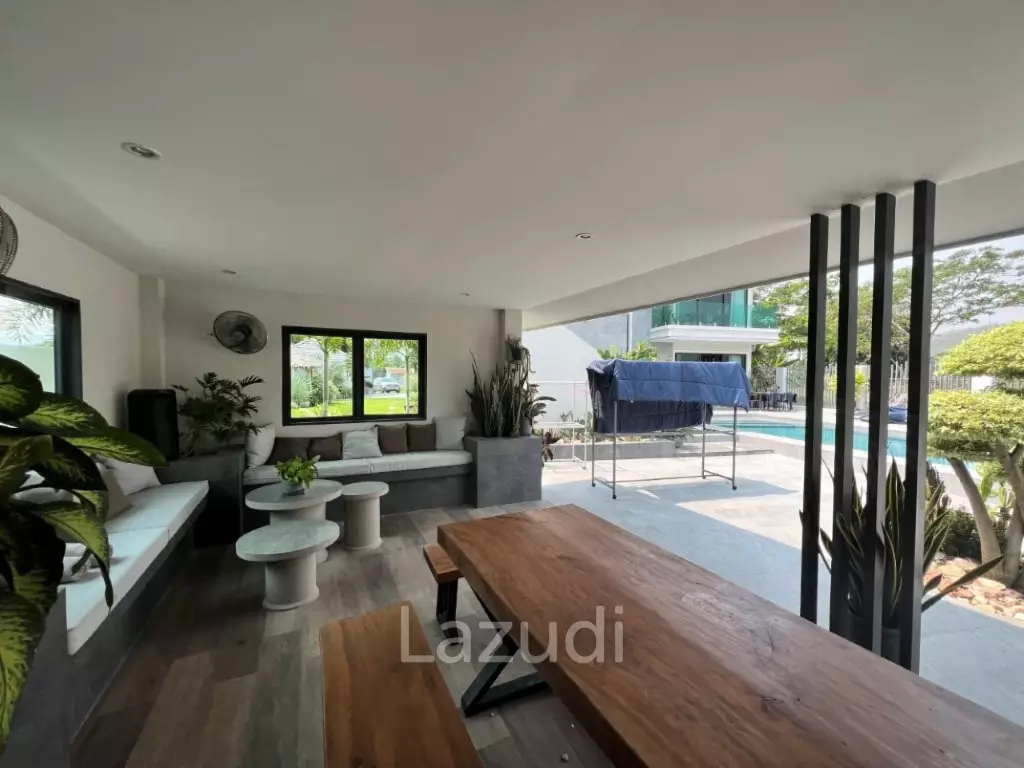 2 STOREY LUXURY VILLA ON SOI 102  : 5 bed in town