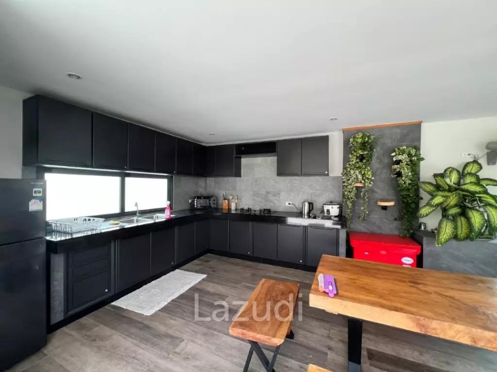 2 STOREY LUXURY VILLA ON SOI 102  : 5 bed in town
