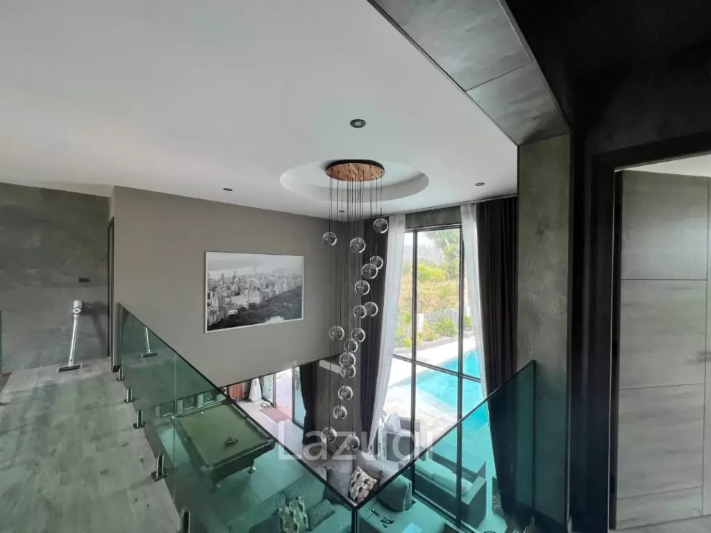 2 STOREY LUXURY VILLA ON SOI 102  : 5 bed in town