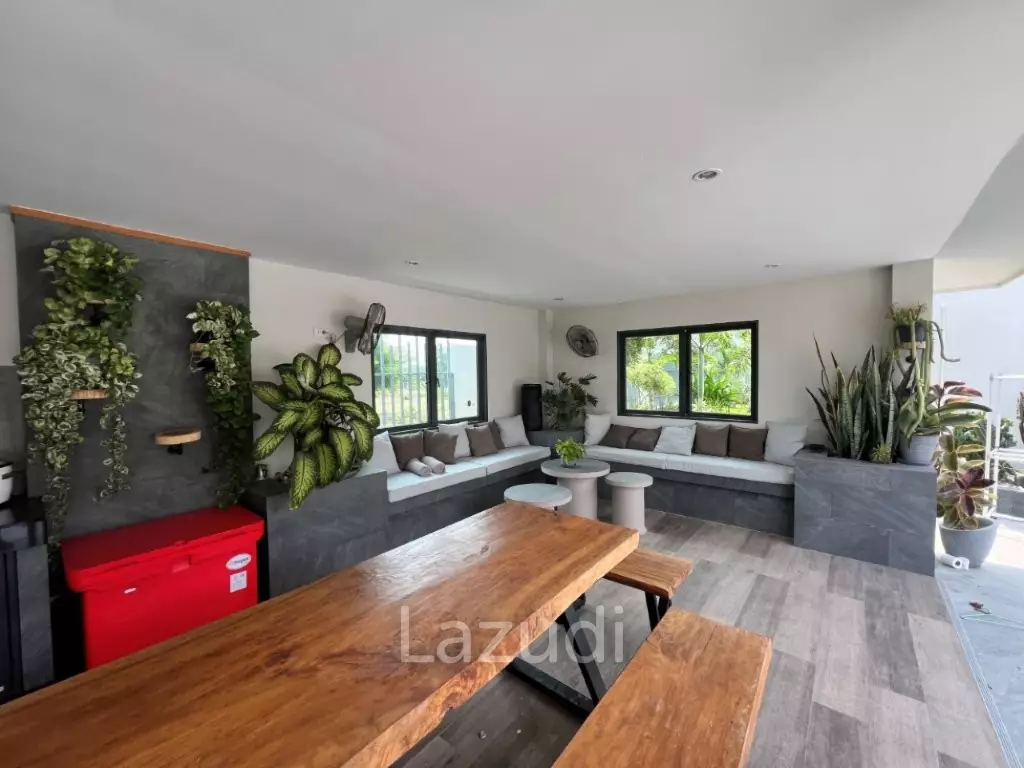 2 STOREY LUXURY VILLA ON SOI 102  : 5 bed in town