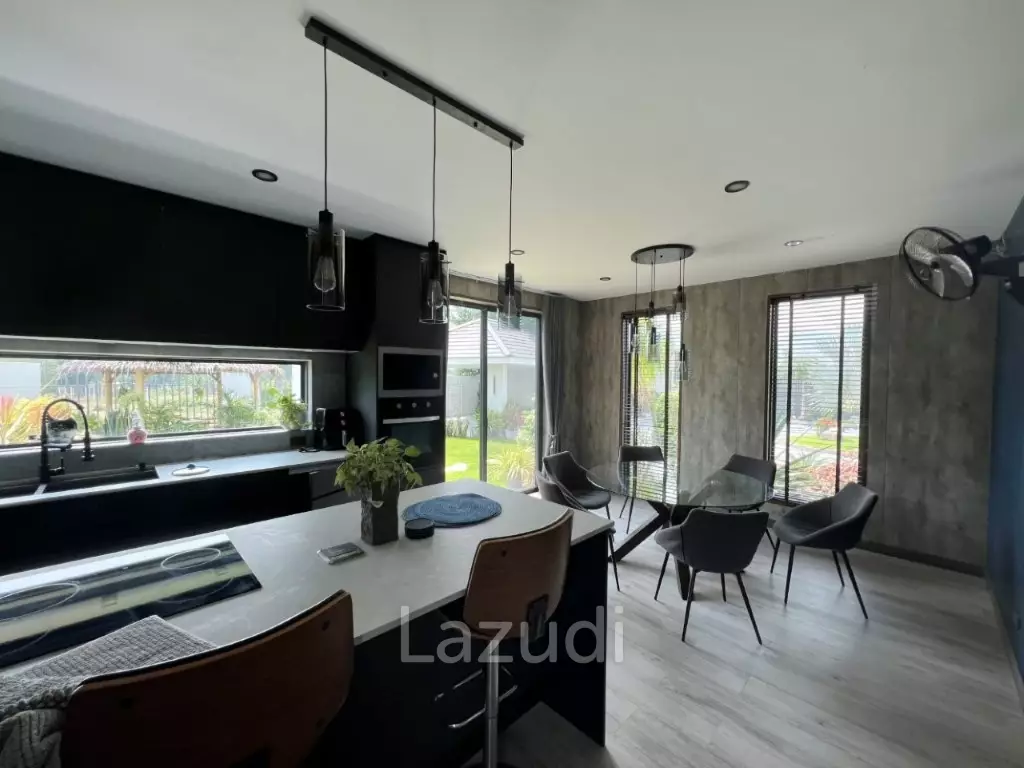 2 STOREY LUXURY VILLA ON SOI 102  : 5 bed in town