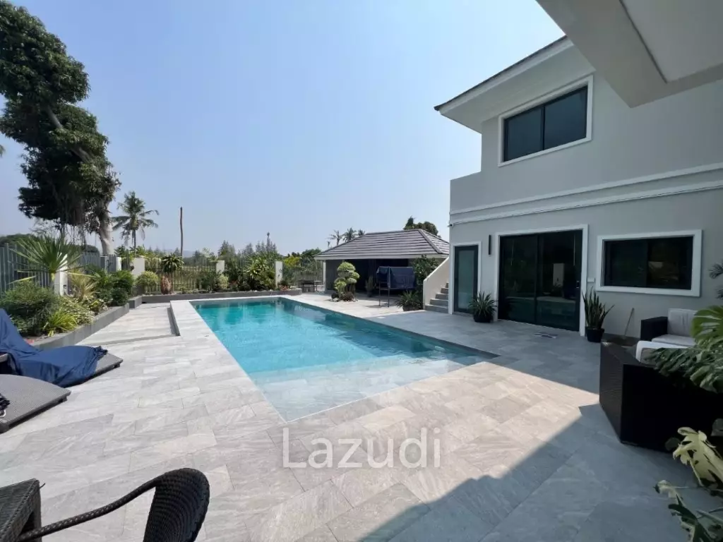 2 STOREY LUXURY VILLA ON SOI 102  : 5 bed in town