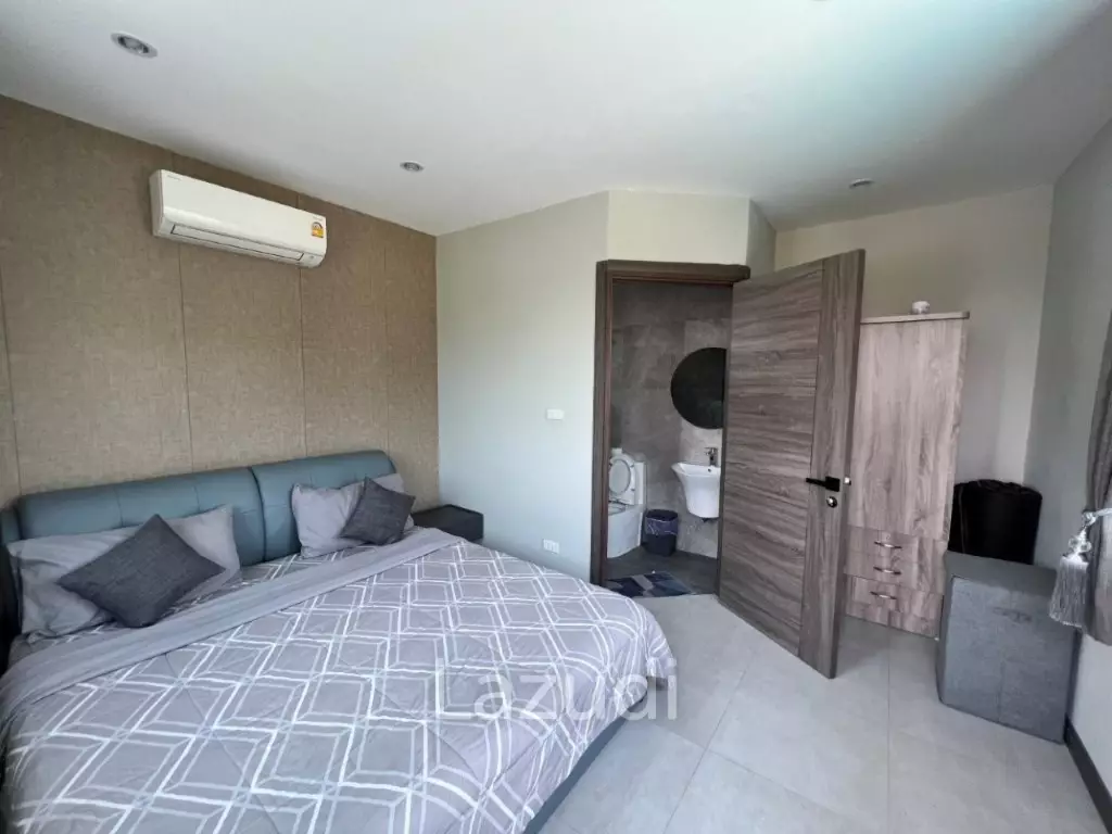 2 STOREY LUXURY VILLA ON SOI 102  : 5 bed in town