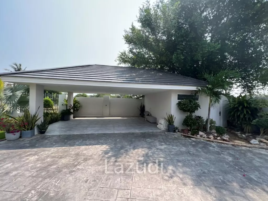 2 STOREY LUXURY VILLA ON SOI 102  : 5 bed in town