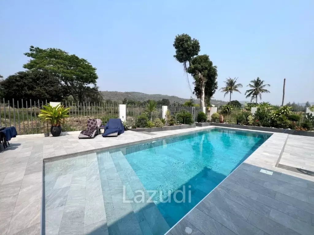 2 STOREY LUXURY VILLA ON SOI 102  : 5 bed in town