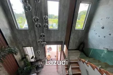 2 STOREY LUXURY VILLA ON SOI 102  : 5 bed in town