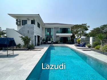 2 STOREY LUXURY VILLA ON SOI 102  : 5 bed in town