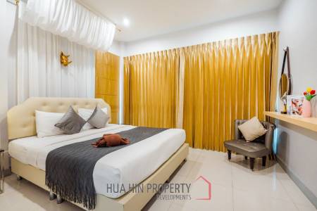 Stunning Pool Villa (4 Bed, 3 Bath)