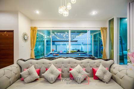 Stunning Pool Villa (4 Bed, 3 Bath)