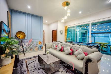 Stunning Pool Villa (4 Bed, 3 Bath)