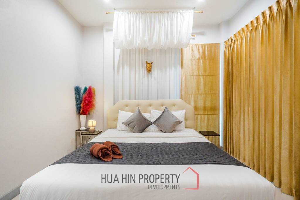 Stunning Pool Villa (4 Bed, 3 Bath)