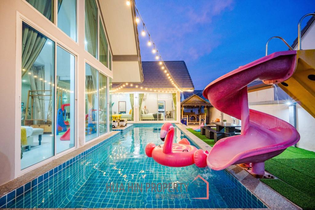 Stunning Pool Villa (4 Bed, 3 Bath)