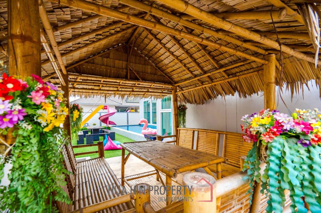 Stunning Pool Villa (4 Bed, 3 Bath)