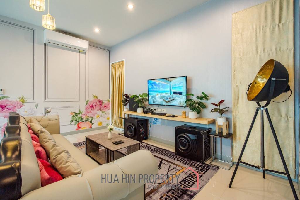 Stunning Pool Villa (4 Bed, 3 Bath)
