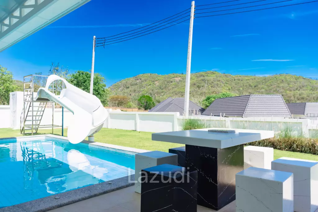 4 Beds 3 Baths 270 SQ.M Pavilion Ville