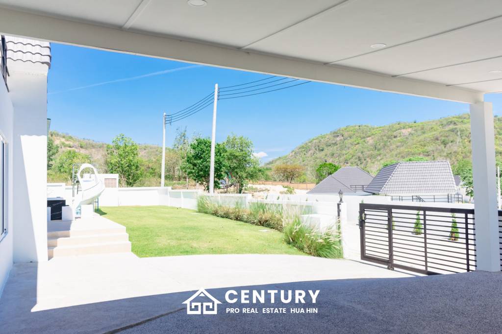 4 Beds 3 Baths 270 SQ.M Pavilion Ville