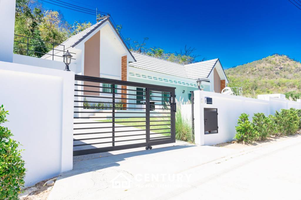 4 Beds 3 Baths 270 SQ.M Pavilion Ville