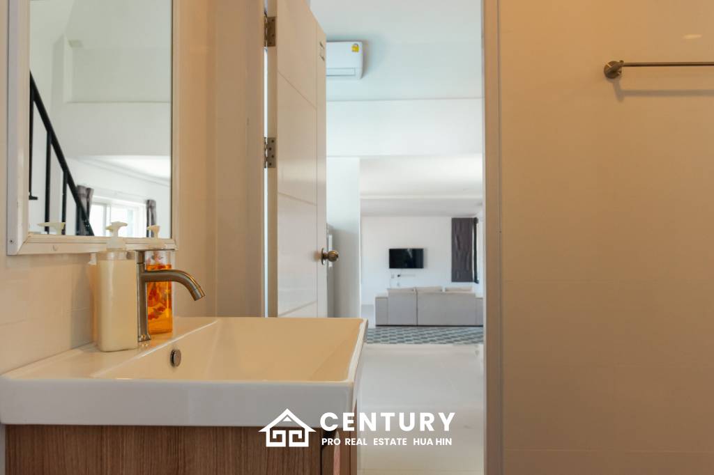 4 Beds 3 Baths 270 SQ.M Pavilion Ville