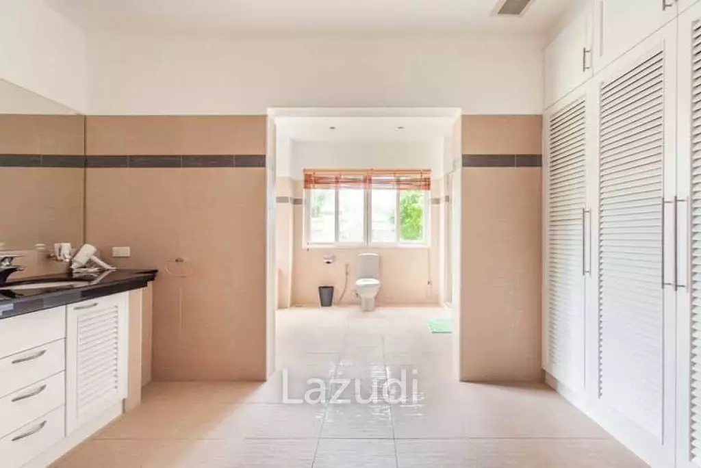 4 Beds 4 Baths 400 SQ.M. Siam Royal View Pattaya