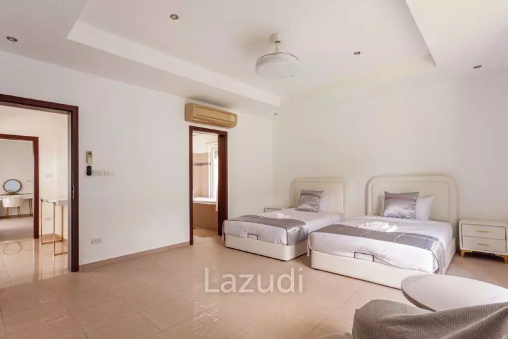 4 Beds 4 Baths 400 SQ.M. Siam Royal View Pattaya