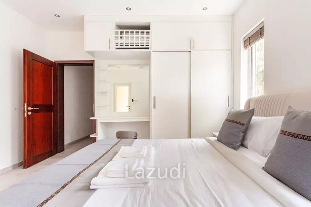 4 Beds 4 Baths 400 SQ.M. Siam Royal View Pattaya