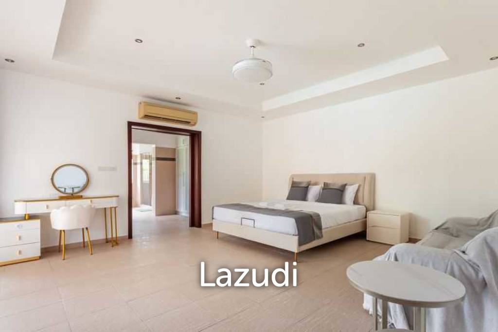 4 Beds 4 Baths 400 SQ.M. Siam Royal View Pattaya
