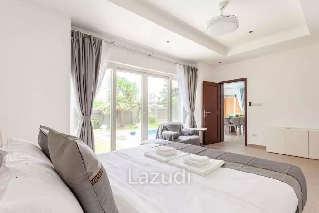 4 Beds 4 Baths 400 SQ.M. Siam Royal View Pattaya