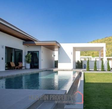 HILLSIDE HAMLET 10 : 3 bed luxury pool villa