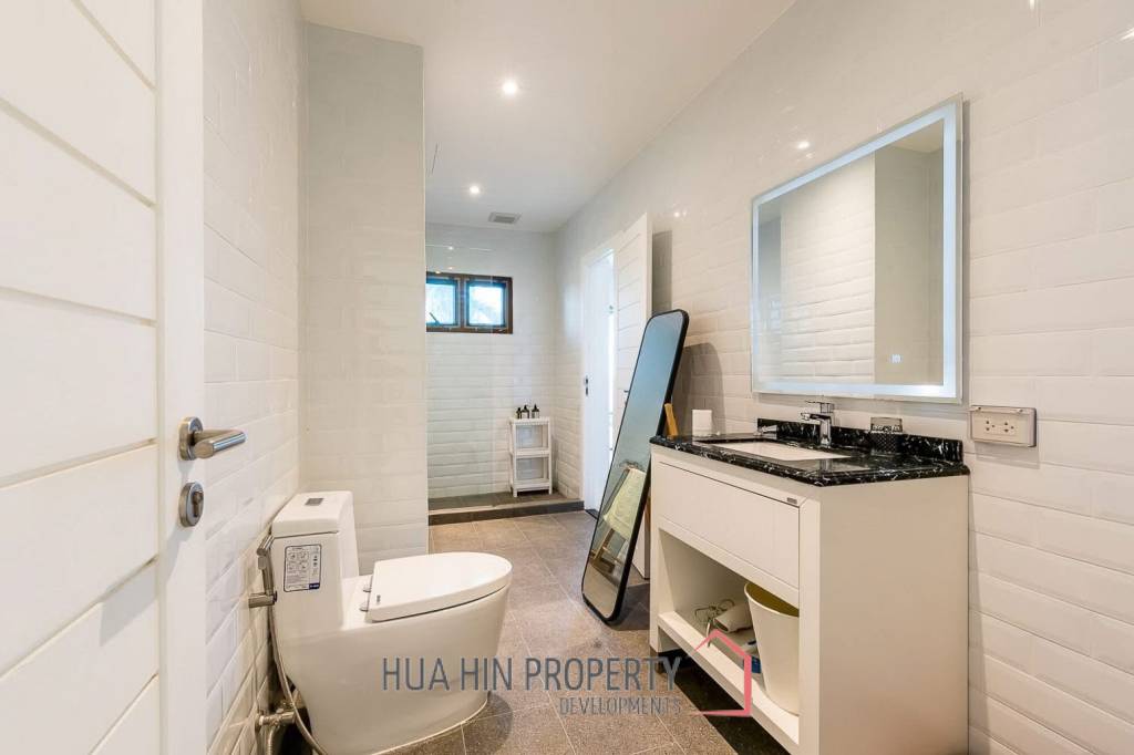 PALM HILL CONDO  : 3 bed ground floor unit