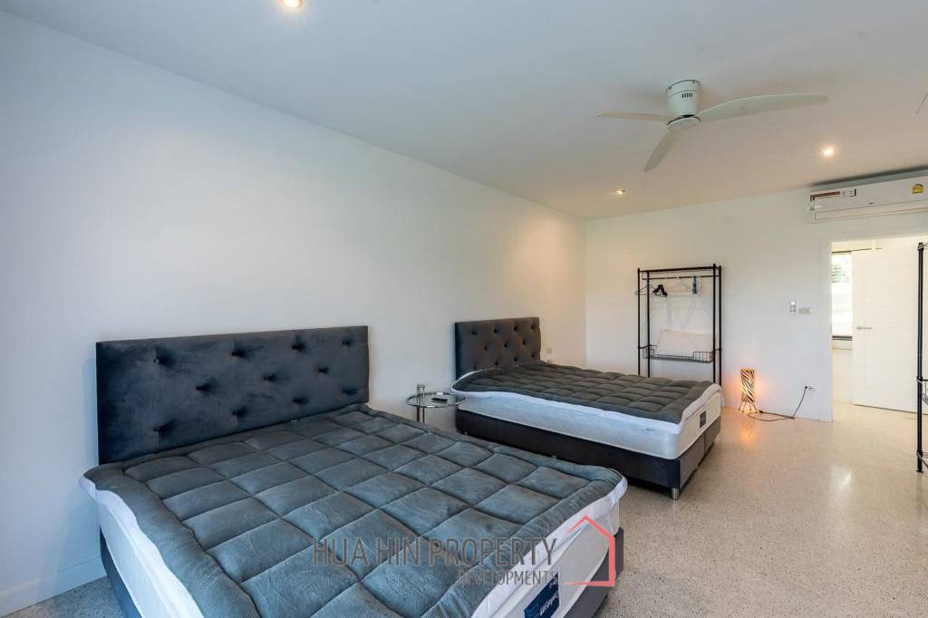 PALM HILL CONDO  : 3 bed ground floor unit